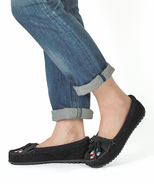 Minnetonka（ミネトンカ）の「MINNETONKA / サンダーバード モカシン（モカシン/デッキシューズ・レディース・ブラック/ブラウン・7/5/8/6/9）」の11枚目の写真