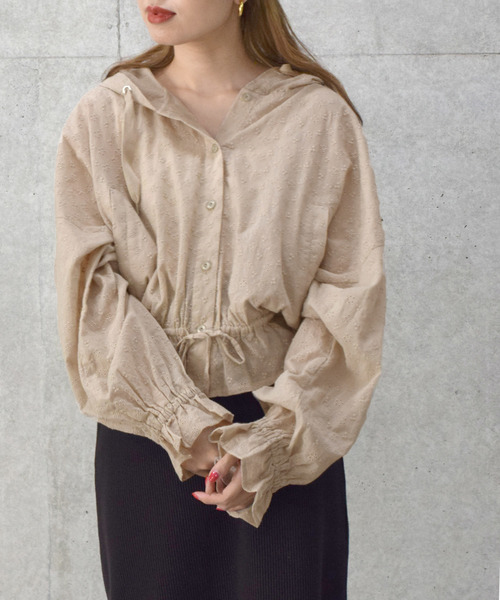 w closet（ダブルクローゼット）の「前ボタンウエストスピンドルフード羽織（ブルゾン）」 - WEAR