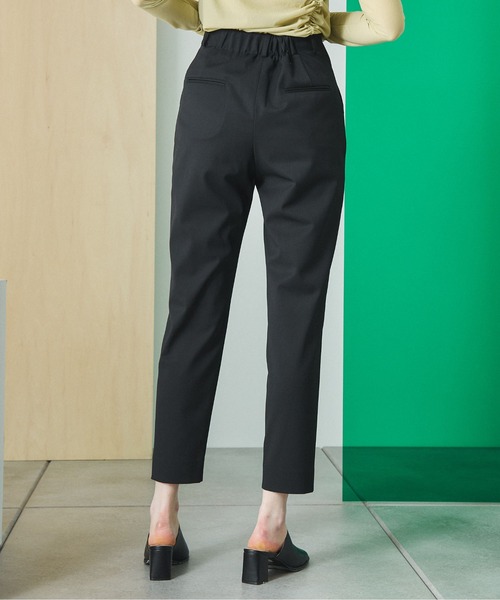 UNITED TOKYO（ユナイテッドトウキョウ）の「ハイカウントウォッシャブルテーパード（スラックス・レディース・ブラック/ベージュ/ダークグリーン・1/2）」の11枚目の写真