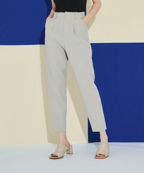 UNITED TOKYO（ユナイテッドトウキョウ）の「ハイカウントウォッシャブルテーパード（スラックス・レディース・ブラック/ベージュ/ダークグリーン・1/2）」の22枚目の写真