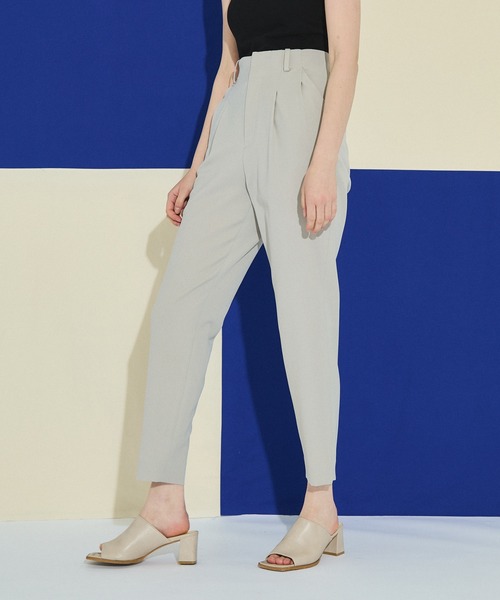 UNITED TOKYO（ユナイテッドトウキョウ）の「ハイカウントウォッシャブルテーパード（スラックス・レディース・ブラック/ベージュ/ダークグリーン・1/2）」の21枚目の写真