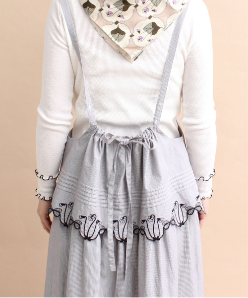 peu pres（プープレ）の「すみれ刺繍吊りスカート（スカート）」 - WEAR