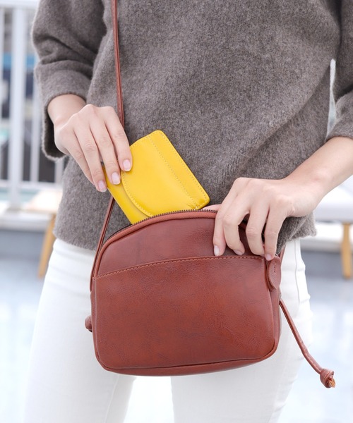 florist（フローリスト）の「本革ラウンドフラップのぷっくり大容量ミニウォレット（財布・レディース・オレンジ/レッド/パープル/イエロー/グリーン/ターコイズブルー/キャメル/シルバー/ネイビー/ブラック・FREE）」の7枚目の写真