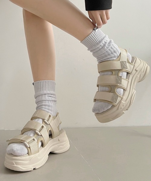 Shoes in Closet（シューズインクローゼット）の「《ストレスフリー》軽量厚底 高反発クッションソール  ベルクロ スポーツサンダル 7485（サンダル・レディース・アイボリー/ブラック×ホワイト/ブラック×ブラック/ブラウン系その他/ブラック×カーキ/ライトベージュ/ライトグリーン/ピンク/パープル/オレンジ/ブラック×シルバー/グレー/ダークブラウン/ライトピンク・M/L/LL/S/XS/3L/6L/4L/5L/XXS）」の16枚目の写真