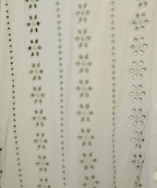 GLOBAL WORK（グローバルワーク）の「カットワークスキッパーブラウス/924441（シャツ/ブラウス・レディース・ホワイト/ブラック/ベージュ/ライトグリーン・SMALL/MEDIUM/LARGE）」の19枚目の写真