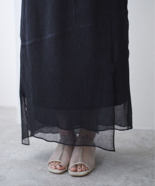 Eimee Law（エイミーロウ）の「プリーツ楊柳アイレットSK（スカート・レディース・チャコールグレー/ブラック/ベージュ・38）」の17枚目の写真