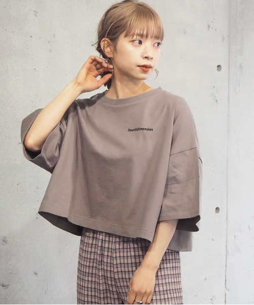 tiptop(ティップトップ)の「【2025SS新色登場!】ショート丈前後プリントTシャツ(Tシャツ/カットソー・レディース・ブラック/ブルー/モカ/ホワイト系その他/ブラック系その他/オフホワイト/ホワイト系その他2/イエロー/ブラック系その他2/ライトブルー/ブラック系その他3/ホワイト系その他3/ホワイト系その他4/ブラック系その他4・FREE)」の11枚目の写真