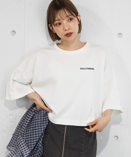 tiptop(ティップトップ)の「【2025SS新色登場!】ショート丈前後プリントTシャツ(Tシャツ/カットソー・レディース・ブラック/ブルー/モカ/ホワイト系その他/ブラック系その他/オフホワイト/ホワイト系その他2/イエロー/ブラック系その他2/ライトブルー/ブラック系その他3/ホワイト系その他3/ホワイト系その他4/ブラック系その他4・FREE)」の17枚目の写真
