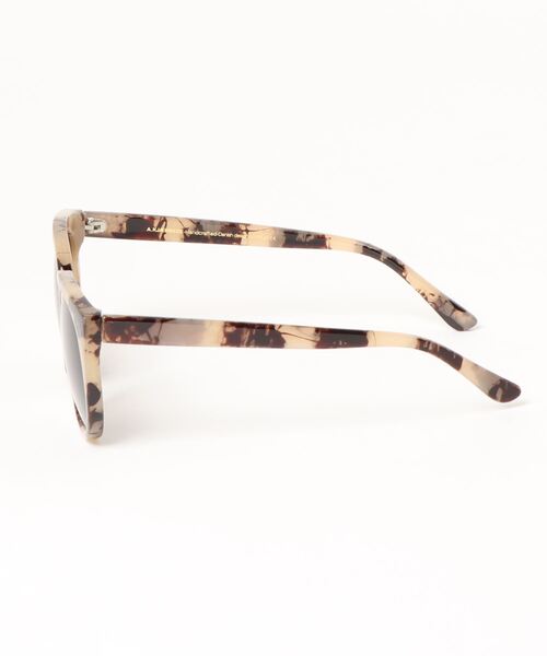 A.Kjaerbede(エキアビド)の「GRAY(サングラス・レディース・ライトグレー/ブラウン系その他/グリーン系その他/ブラウン系その他2/ブラック/ブラウン系その他3/その他・FREE)」の8枚目の写真