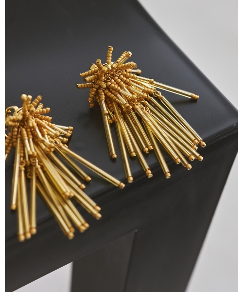 TODAYFUL(トゥデイフル)の「フリンジビーズイヤリング(イヤリング・レディース・ブラック/イエロー・FREE)」の7枚目の写真