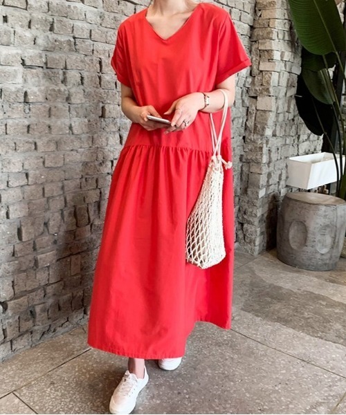 NANING9（ナンニング）の「NANING9 ルーズフィットロングワンピース（ワンピース・レディース・レッド/ブラック/ホワイト・FREE）」の3枚目の写真