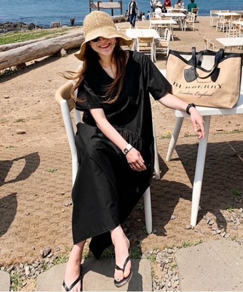 NANING9（ナンニング）の「NANING9 ルーズフィットロングワンピース（ワンピース・レディース・レッド/ブラック/ホワイト・FREE）」の6枚目の写真