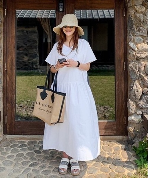 NANING9（ナンニング）の「NANING9 ルーズフィットロングワンピース（ワンピース・レディース・レッド/ブラック/ホワイト・FREE）」の10枚目の写真