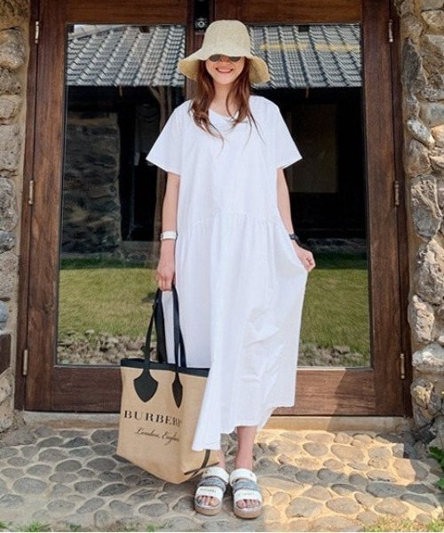 NANING9（ナンニング）の「NANING9 ルーズフィットロングワンピース（ワンピース・レディース・レッド/ブラック/ホワイト・FREE）」の12枚目の写真