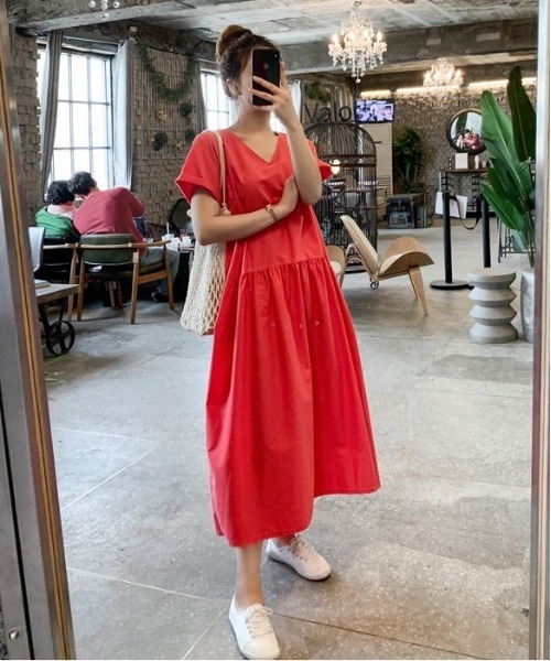 NANING9（ナンニング）の「NANING9 ルーズフィットロングワンピース（ワンピース・レディース・レッド/ブラック/ホワイト・FREE）」の15枚目の写真