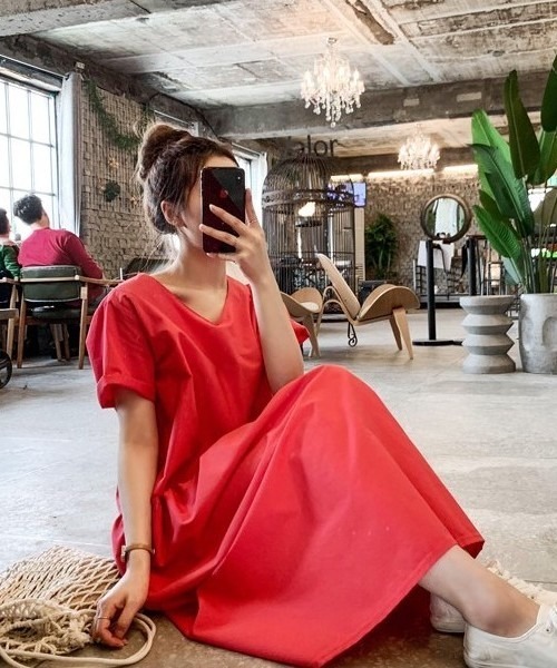 NANING9（ナンニング）の「NANING9 ルーズフィットロングワンピース（ワンピース・レディース・レッド/ブラック/ホワイト・FREE）」の17枚目の写真