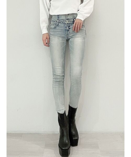 GYDA(ジェイダ)の「ハイウエストボタンスキニーデニム パンツ(デニムパンツ・レディース・ライトブルー/インディゴブルー・XX-SMALL/X-SMALL/SMALL/MEDIUM)」の2枚目の写真