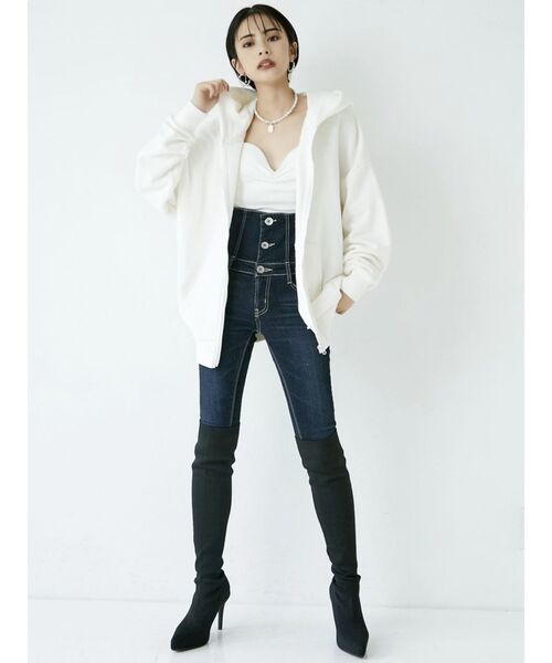 GYDA(ジェイダ)の「ハイウエストボタンスキニーデニム パンツ(デニムパンツ・レディース・ライトブルー/インディゴブルー・XX-SMALL/X-SMALL/SMALL/MEDIUM)」の4枚目の写真