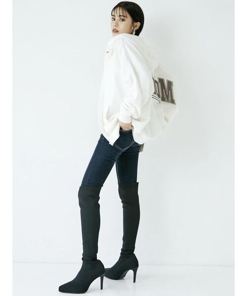 GYDA(ジェイダ)の「ハイウエストボタンスキニーデニム パンツ(デニムパンツ・レディース・ライトブルー/インディゴブルー・XX-SMALL/X-SMALL/SMALL/MEDIUM)」の6枚目の写真