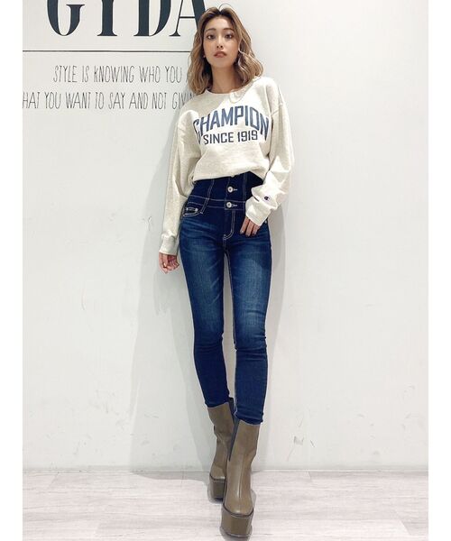 GYDA(ジェイダ)の「ハイウエストボタンスキニーデニム パンツ(デニムパンツ・レディース・ライトブルー/インディゴブルー・XX-SMALL/X-SMALL/SMALL/MEDIUM)」の11枚目の写真