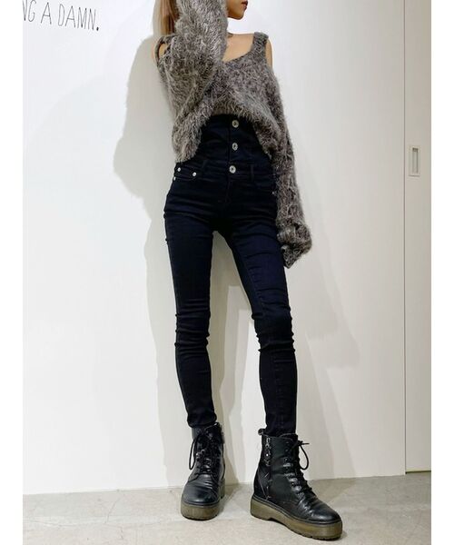 GYDA(ジェイダ)の「ハイウエストボタンスキニーデニム パンツ(デニムパンツ・レディース・ライトブルー/インディゴブルー・XX-SMALL/X-SMALL/SMALL/MEDIUM)」の16枚目の写真