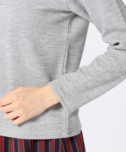 Another Edition（アナザーエディション）の「リボンショルダーハイネックプルオーバー/ AE RBN SHLD HI/N PO（Tシャツ/カットソー・レディース・オフホワイト/ブラック/グレー・フリー）」の9枚目の写真