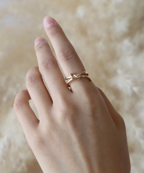 BLUEEAST（ブルーイースト）の「ノットポイントリング（リング・レディース・シルバー/ゴールド・FREE）」の2枚目の写真