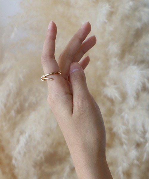 BLUEEAST（ブルーイースト）の「ノットポイントリング（リング・レディース・シルバー/ゴールド・FREE）」の7枚目の写真