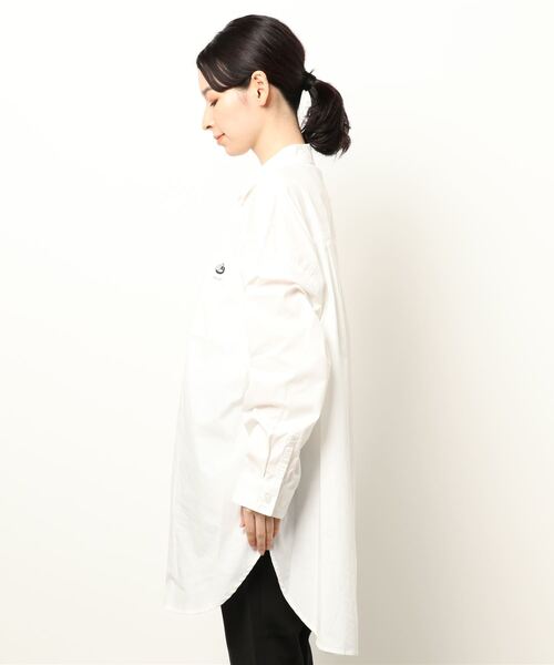 ONIGIRI（オニギリ）の「ボーイフレンドシャツ（シャツ/ブラウス・レディース・ホワイト/ストライプ/ブルー系・FREE）」の18枚目の写真