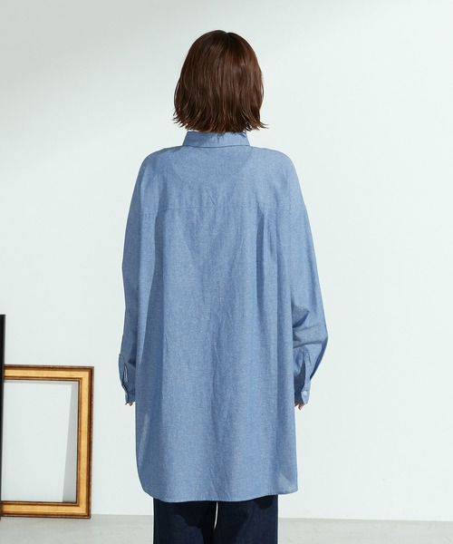 ONIGIRI（オニギリ）の「ボーイフレンドシャツ（シャツ/ブラウス・レディース・ホワイト/ストライプ/ブルー系・FREE）」の4枚目の写真