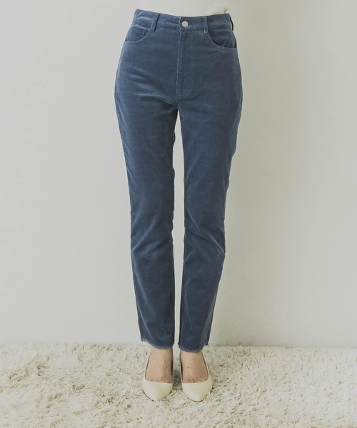 URBAN RESEARCH（アーバンリサーチ）の「カットオフコーデュロイスリムパンツ（その他パンツ・レディース・ベージュ/オフホワイト/ブラウン系その他/ブルー系その他・38/36）」の19枚目の写真