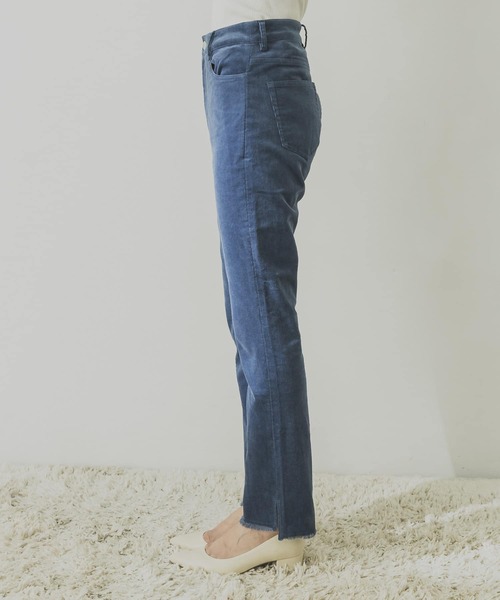 URBAN RESEARCH（アーバンリサーチ）の「カットオフコーデュロイスリムパンツ（その他パンツ・レディース・ベージュ/オフホワイト/ブラウン系その他/ブルー系その他・38/36）」の18枚目の写真