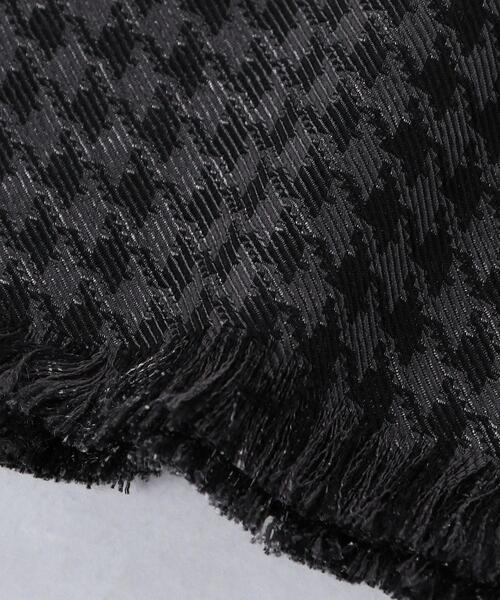 Fratelli Luigi（フラテッリルイージ）の「＜Fratelli Luigi (フラテッリ ルイージ) ＞ ツイル ハウンドトゥース ストール（ストール/ショール・メンズ・ダークグレー/ワインレッド・FREE）」の4枚目の写真