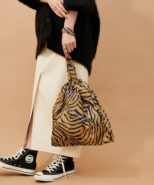 ADAM ET ROPE'（アダムエロペ）の「パッカブルトートバッグ（トートバッグ・レディース・ホワイト/ベージュ/カーキ/キャメル・FREE）」の5枚目の写真