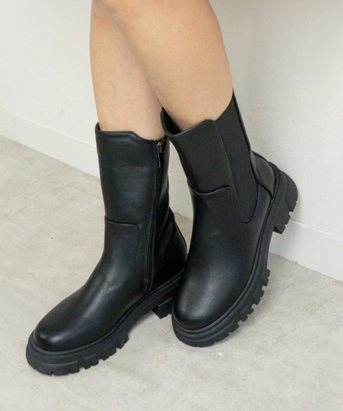 Fabby fabby（ファビィーファビィー）の「ニットサイドゴアタンクソールショートブーツ（ブーツ・レディース・オフホワイト/ブラック・LARGE/SMALL/MEDIUM）」の2枚目の写真