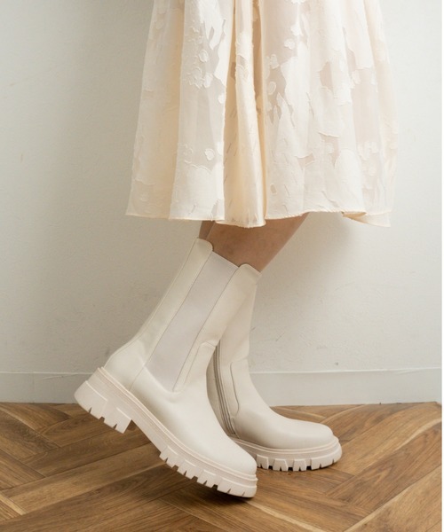 Fabby fabby（ファビィーファビィー）の「ニットサイドゴアタンクソールショートブーツ（ブーツ・レディース・オフホワイト/ブラック・LARGE/SMALL/MEDIUM）」の11枚目の写真