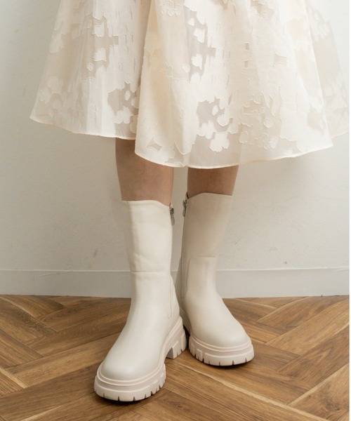 Fabby fabby（ファビィーファビィー）の「ニットサイドゴアタンクソールショートブーツ（ブーツ・レディース・オフホワイト/ブラック・LARGE/SMALL/MEDIUM）」の10枚目の写真