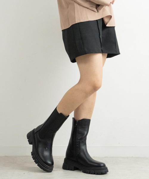 Fabby fabby（ファビィーファビィー）の「ニットサイドゴアタンクソールショートブーツ（ブーツ・レディース・オフホワイト/ブラック・LARGE/SMALL/MEDIUM）」の8枚目の写真
