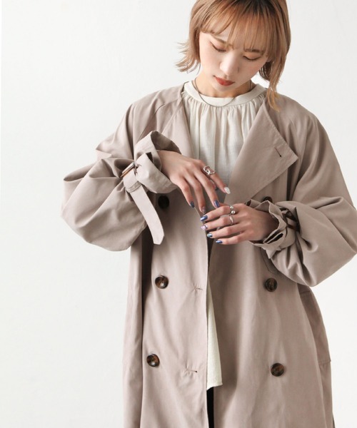 Chillfar(チルファー)の「ノーカラーオーバートレンチコート(トレンチコート・レディース・ベージュ/カーキ/ブルー/サンドベージュ/グレイッシュベージュ・MEDIUM/LARGE)」の4枚目の写真