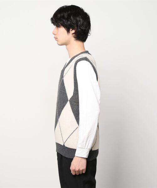 CORPUS　SELECT（コーパストーキョー）の「Oversized Argyle Knit Vest/ビッグシルエット アーガイルチェック ニットベスト（ベスト・メンズ・ブラック/グレー・FREE）」の4枚目の写真