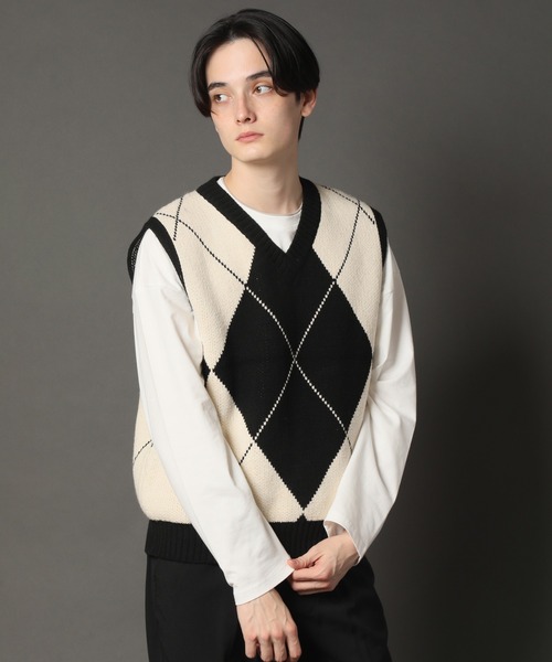 CORPUS　SELECT（コーパストーキョー）の「Oversized Argyle Knit Vest/ビッグシルエット アーガイルチェック ニットベスト（ベスト・メンズ・ブラック/グレー・FREE）」の2枚目の写真