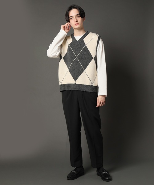 CORPUS　SELECT（コーパストーキョー）の「Oversized Argyle Knit Vest/ビッグシルエット アーガイルチェック ニットベスト（ベスト・メンズ・ブラック/グレー・FREE）」の14枚目の写真