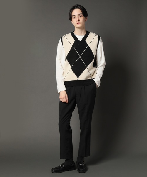 CORPUS　SELECT（コーパストーキョー）の「Oversized Argyle Knit Vest/ビッグシルエット アーガイルチェック ニットベスト（ベスト・メンズ・ブラック/グレー・FREE）」の5枚目の写真