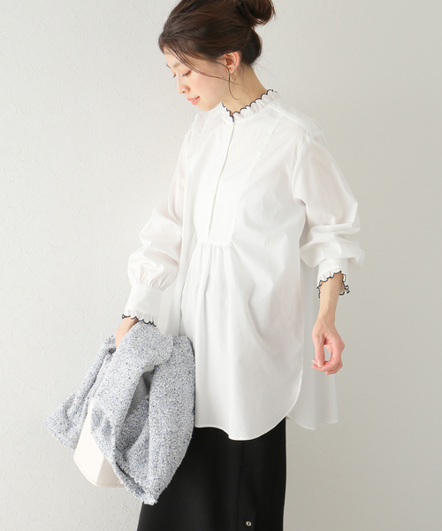 La TOTALITE（ラトータリテ）の「スカラップ襟ロングシャツ（シャツ/ブラウス・レディース・ホワイト/サックスブルー・FREE）」の5枚目の写真