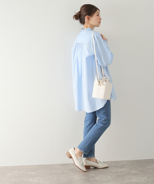 La TOTALITE（ラトータリテ）の「スカラップ襟ロングシャツ（シャツ/ブラウス・レディース・ホワイト/サックスブルー・FREE）」の9枚目の写真