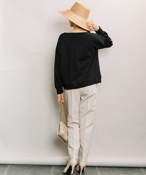 ELVENCE DEUX(エルベンスドゥ)の「テレコボートネックPO(Tシャツ/カットソー・レディース・ブラック/グレー/オフホワイト/サックスブルー・FREE)」の16枚目の写真