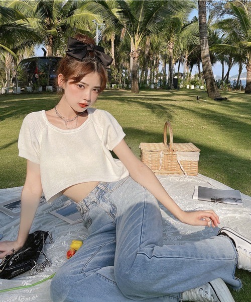 HALEY PESCA（ヘーリーペスカ）の「HALEY PESCA/クロップド丈 カラーTシャツ（Tシャツ/カットソー・レディース・ホワイト/ブラック/ベージュ/パープル/ブルー/イエロー/ピンク/レッド・FREE）」の10枚目の写真