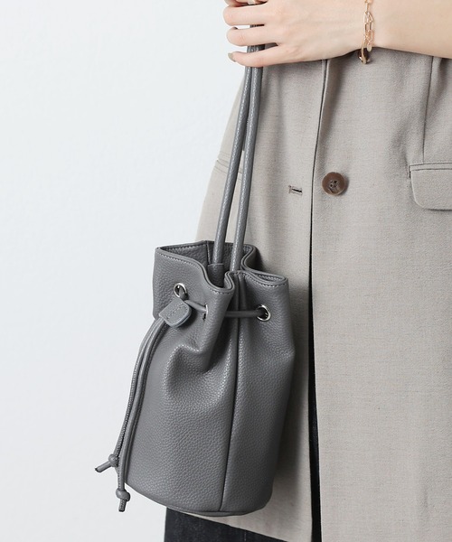 COLONY 2139(コロニートゥーワンスリーナイン)の「巾着ショルダーバッグ/ユニセックス(ショルダーバッグ・メンズ・グレー/ブラック・FREE)」の1枚目の写真