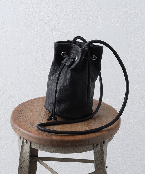 COLONY 2139(コロニートゥーワンスリーナイン)の「巾着ショルダーバッグ/ユニセックス(ショルダーバッグ・メンズ・グレー/ブラック・FREE)」の9枚目の写真