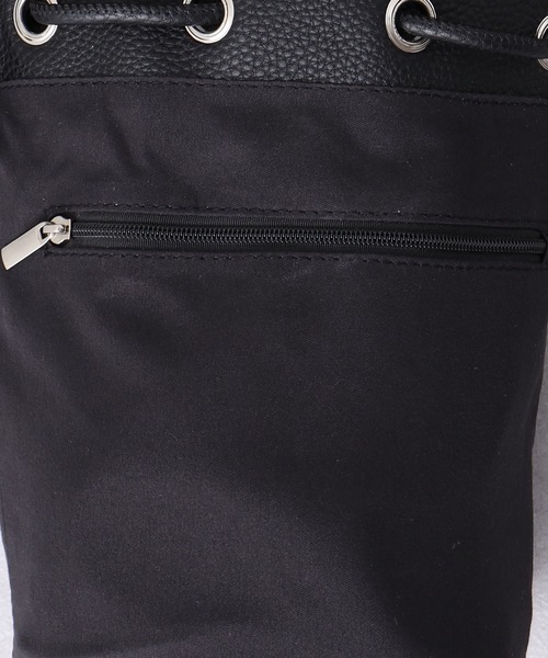 COLONY 2139(コロニートゥーワンスリーナイン)の「巾着ショルダーバッグ/ユニセックス(ショルダーバッグ・メンズ・グレー/ブラック・FREE)」の6枚目の写真